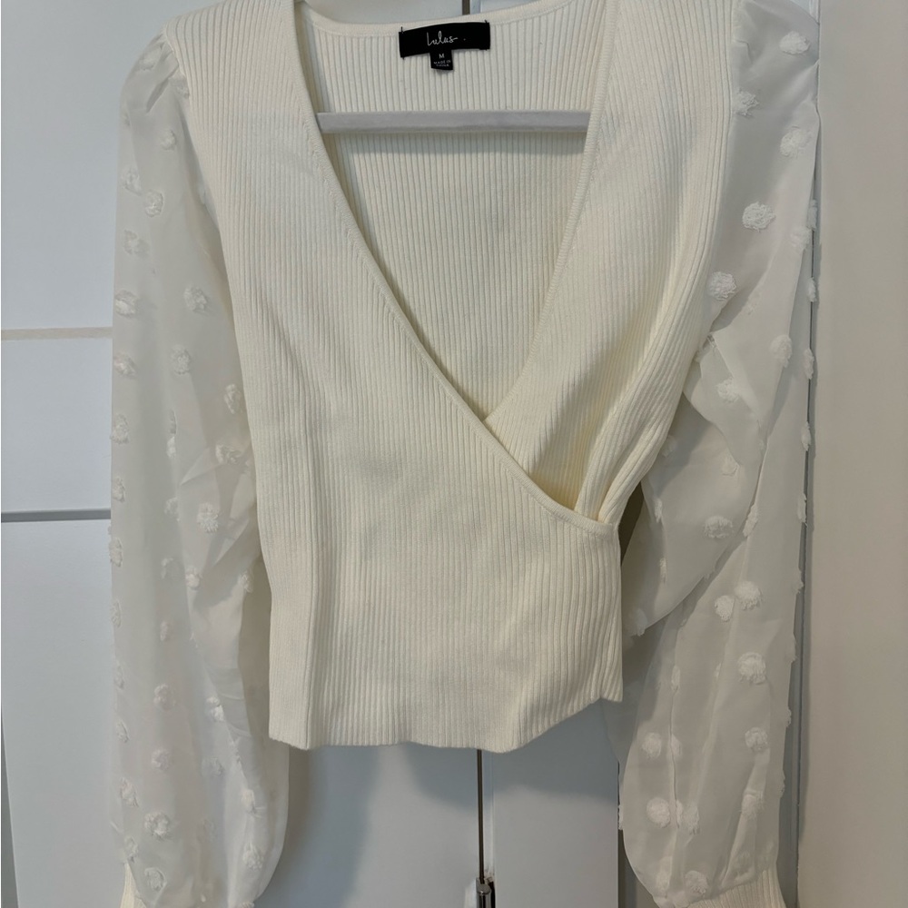 White lulus B neck sweater